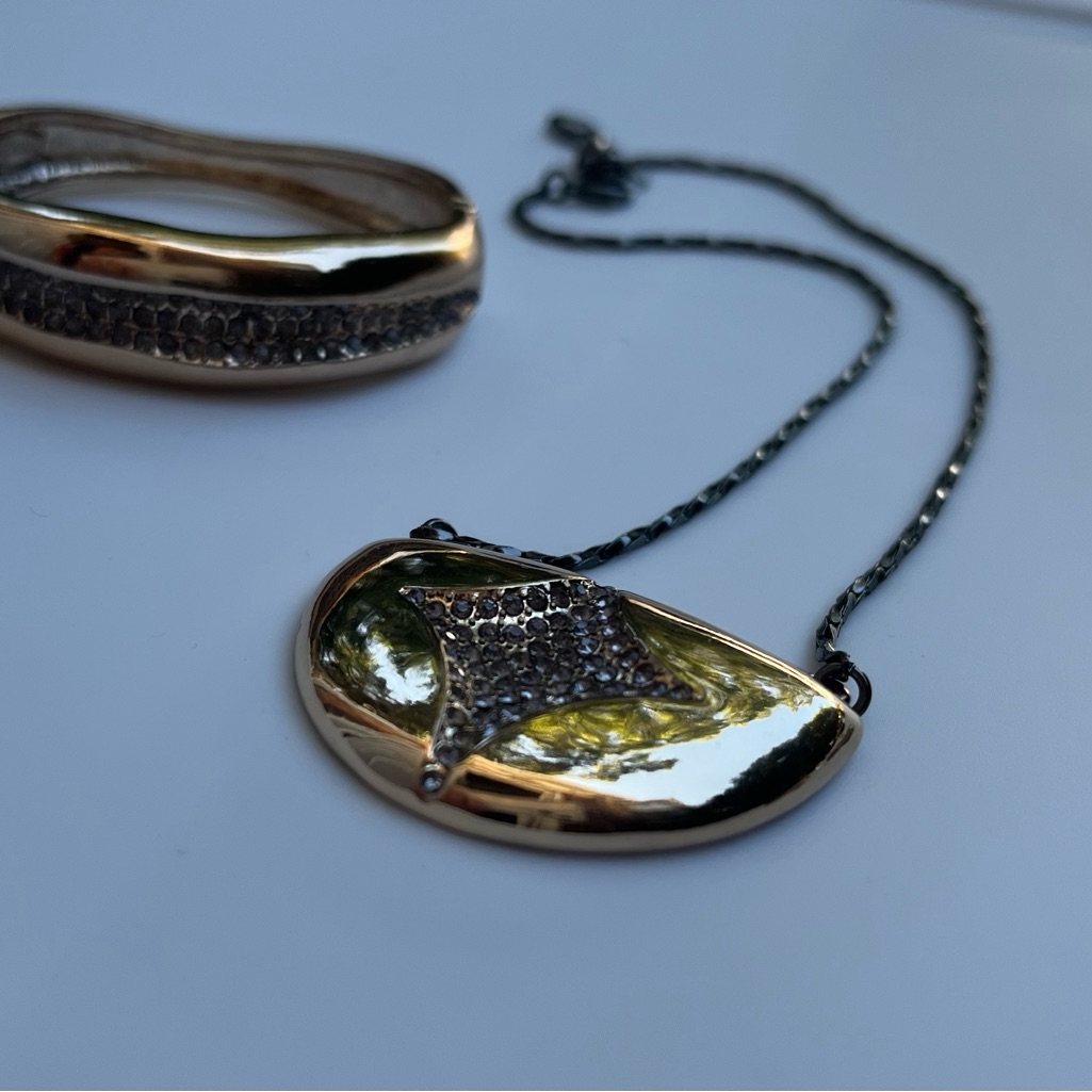 Kenneth Cole Jewelry Set 18$